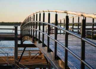 Construyen un nuevo puente peatonal que conectará con la zona del flotante
