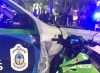 Una moto patrulla y un móvil policial chocaron: hay un efectivo herido