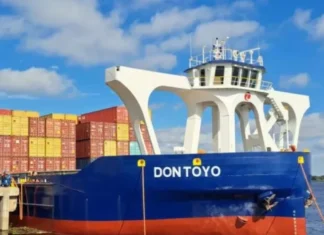 Río Paraná: retuvieron a un barco portacotenedores en Corrientes