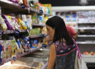 El consumo en los supermercados cayó 3,3% en mayo
