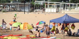 Analizan la habilitación de playas nocturnas a partir de diciembre