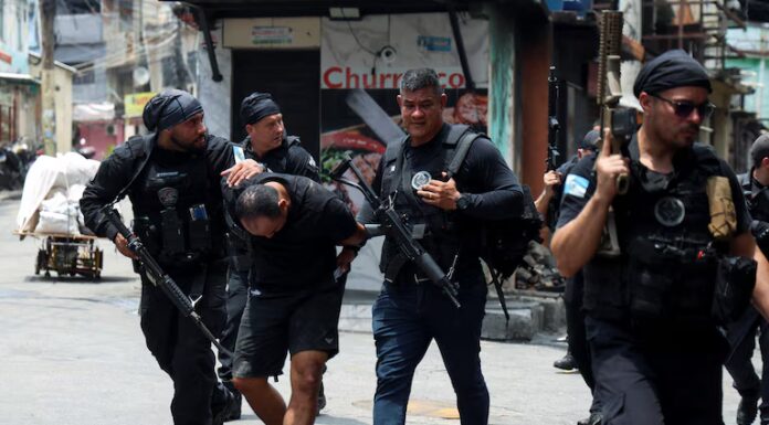 Río de Janeiro: al menos 60 muertos y más de 80 detenidos en un megaoperativo en dos favelas
