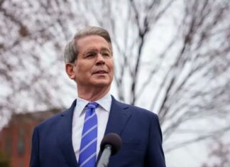 Pese al apoyo del Tesoro de EEUU, la demanda no cedió y el dólar operó en alza