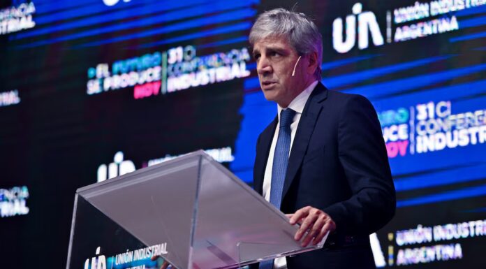 Riesgo país, Caputo aseguró que nunca hablaron con bancos de un rescate para la Argentina