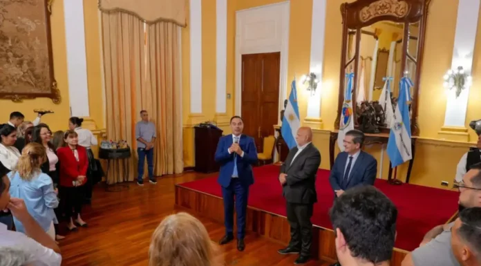 Gustavo Valdés agradeció al personal de Casa de Gobierno por su labor