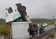 Corrientes: volcó un camión tras despistar en la Autovía 14
