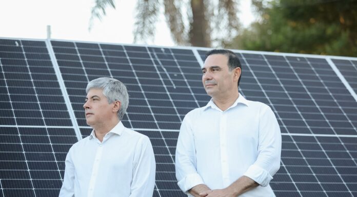 Valdés inauguró la primera etapa de la Central Fotovoltaica del Campus “Deodoro Roca” de la UNNE