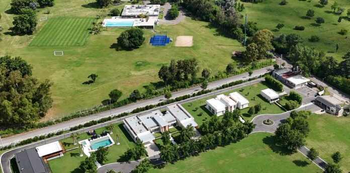 AdyHJRY69_1256x620__1 (1)