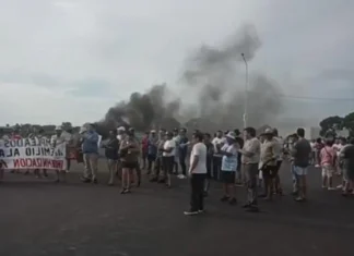 Trabajadores despedidos de la empresa Alal cortaron la Ruta 27