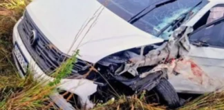 Murió un hombre tras un choque frontal entre un auto y una moto