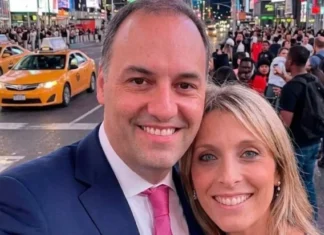 Manuel Adorni se defendió y denunció una operación