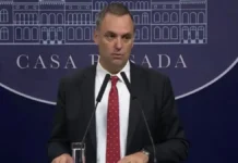 Una encuesta confirma el impacto del escándalo Adorni: 20 puntos de caída en 3 meses