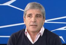 Caputo habló del peso y de la deuda