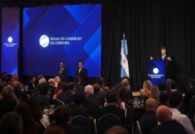 Milei habló en Córdoba: insistió en que la inflación empezará con 0 en agosto y se mostró con Adorni