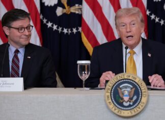 Trump no descartó atacar las reservas de petróleo iraní en la isla de Kharg: “Puede que los oleoductos no sigan en pie”