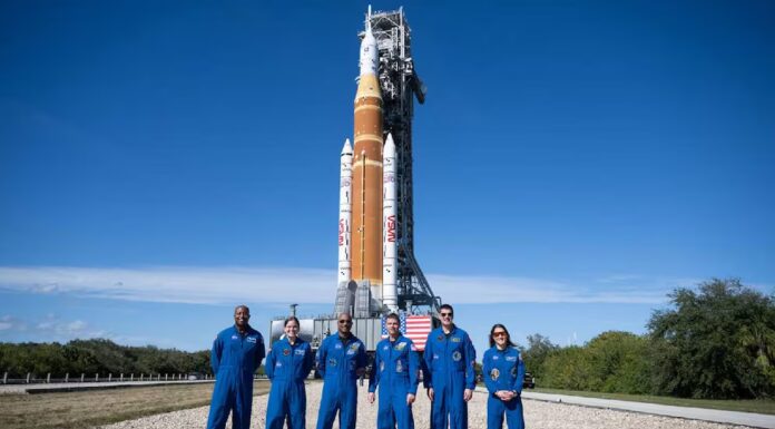 Misión de la NASA a la Luna: los astronautas llegaron al Centro Espacial