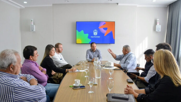 reunion_con_comision_parque_industrial_ilustracion_nota_a_maria_paz_lampugnan