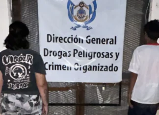 Desbarataron un kiosco de drogas en Corrientes: dos personas detenidas con marihuana y cocaína
