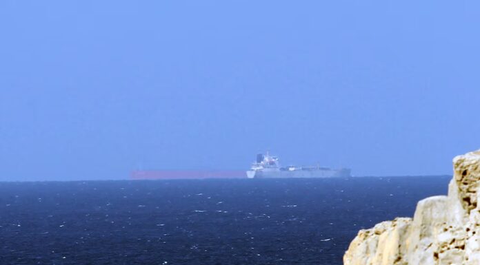 Irán volvió a cerrar el estrecho de Ormuz tras el ataque de Israel contra Hezbollah: “Cualquier barco será destruido”