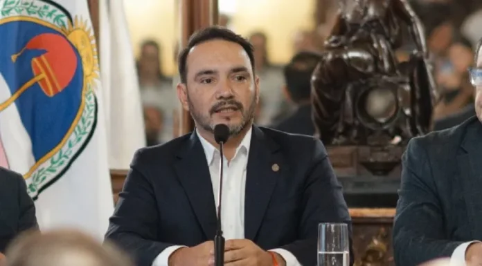 Gobernador J P Valdés: “Cada vez asumimos más responsabilidades y tenemos menos fondos”