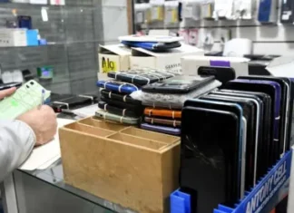 Recuperan 49 celulares robados: estaban en una galería y hay seis detenidos