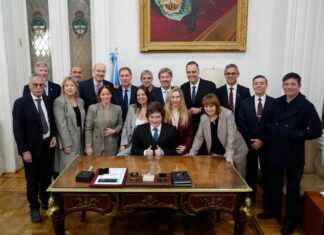 La trama de las primeras rebeliones en el interior del Gobierno por el caso de Adorni