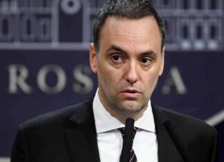 Evalúan citar a indagatoria a Manuel Adorni antes de la feria de invierno