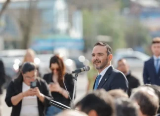 Valdés encabezó los festejos de Itá Ibaté y prometió reactivar el puerto local