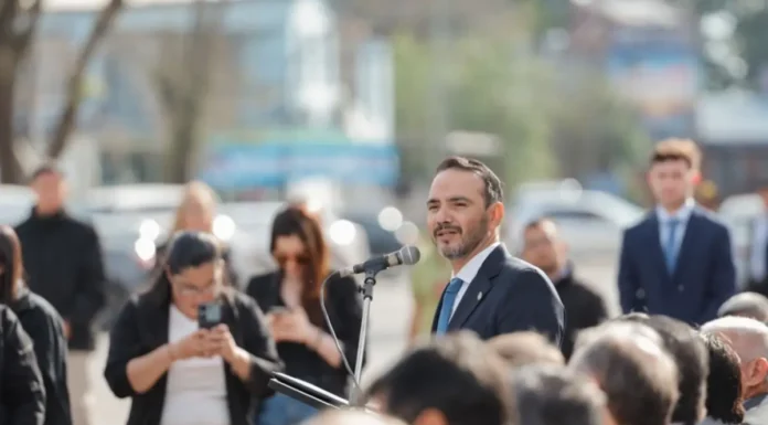 Valdés encabezó los festejos de Itá Ibaté y prometió reactivar el puerto local