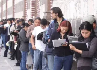 El trabajo en blanco se desplomó en casi 41 mil puestos en un año