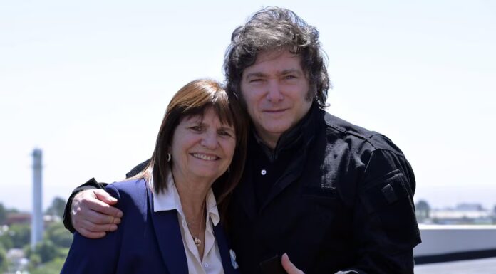 El fino equilibrio de Bullrich: diferenciarse de Milei sin poner en duda su pertenencia a LLA