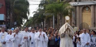 Multitudinaria celebracion de Corpus Christi
