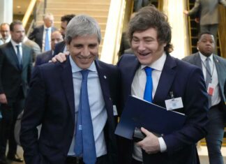 Milei se aferra a su programa económico