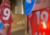 Hinchas del Atlético de Madrid quemaron la camiseta de Julián Álvarez