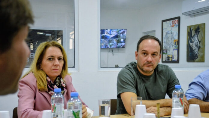 ilustracion_nota_secretaria_de_industria_avanzan_gestiones_conexion_fluv