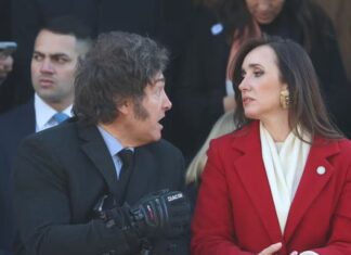 Por Manuel Adorni se profundiza la interna libertaria
