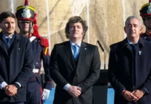 En el acto por el Día de la Bandera, Milei se mostró con Adorni y reivindicó a Belgrano