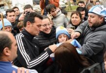 “Seguiremos dando batalla”: Scaloni lloró al llegar a su casa de Pujato