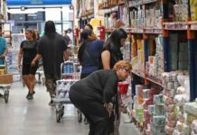 El consumo masivo suma siete meses de caída