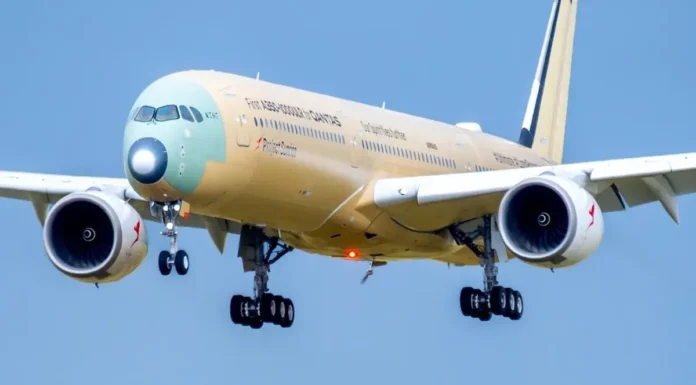 Despegó el primer avión comercial capaz de llegar a cualquier lugar del planeta sin escalas