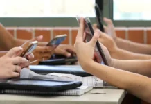 En Corrientes regularán el uso de celulares en las aulas
