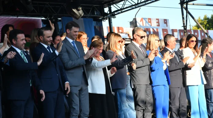 El gobernador Valdés presidió en Saladas el acto por el primer Dia Provincial del Granadero Correntino