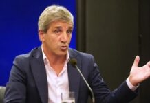El Gobierno y el tesoro buscan evitar que el dólar supere los $1.500