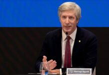 Santiago Bausili defendió el decreto que flexibiliza los créditos en dólares
