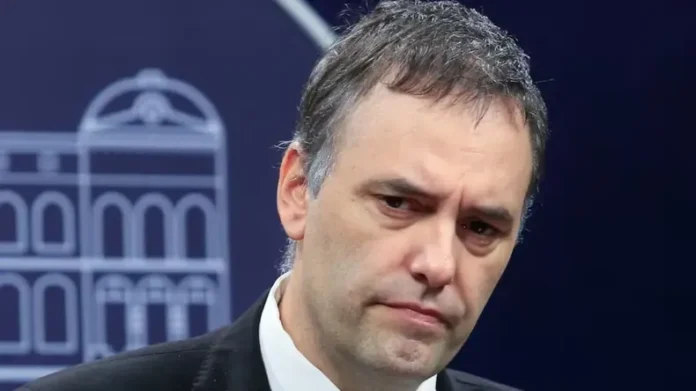 manuel-adorni