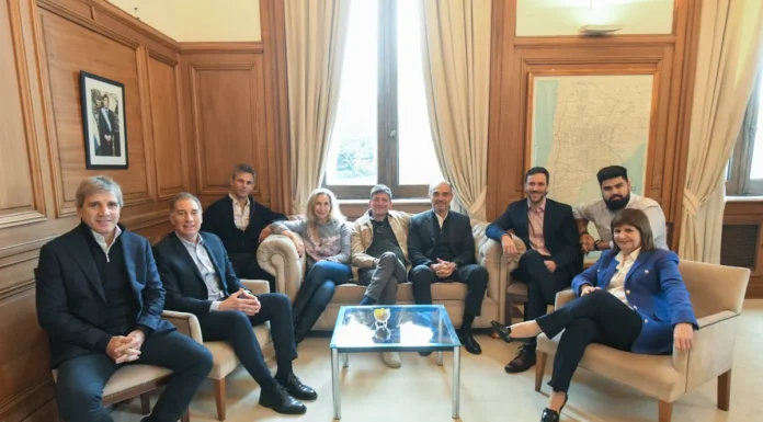 El Gobierno vuelve a reunirse y define la estrategia para impulsar las reformas de Milei
