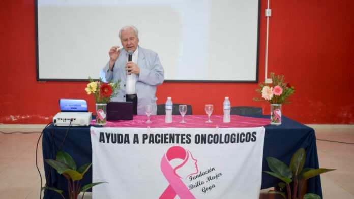 charla_preventiva_cancer_en_casa_del_bicentenrario_a_cargo_del_dr_mario_bruno_6_dr_bru