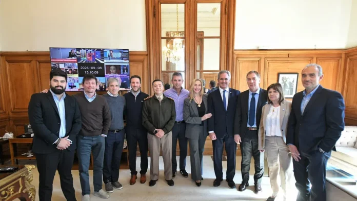 mesa-politica-se-reunio-casa-rosada-y-la-cuestion-malvinas-se-sumaron-los-ministros-pablo-quirno-cancilleria-y-carlos-presti-defensa-foto-presidencia