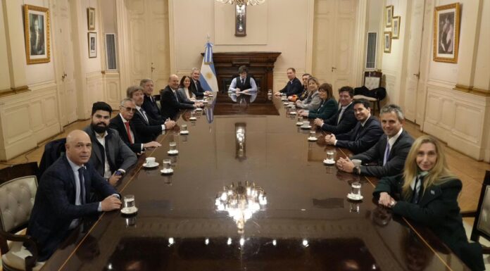 Milei presentó ante sus ministros el proyecto del Presupuesto 2027 y la ley por Malvinas