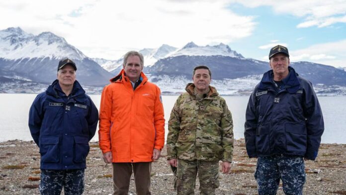quirno-y-presti-la-base-naval-ushuaia-foto-cancilleria